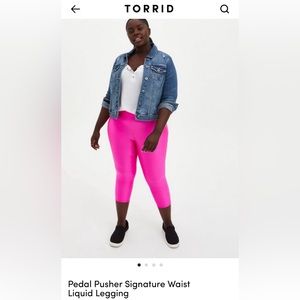 New never worn hot pink pedal pusher leggings
